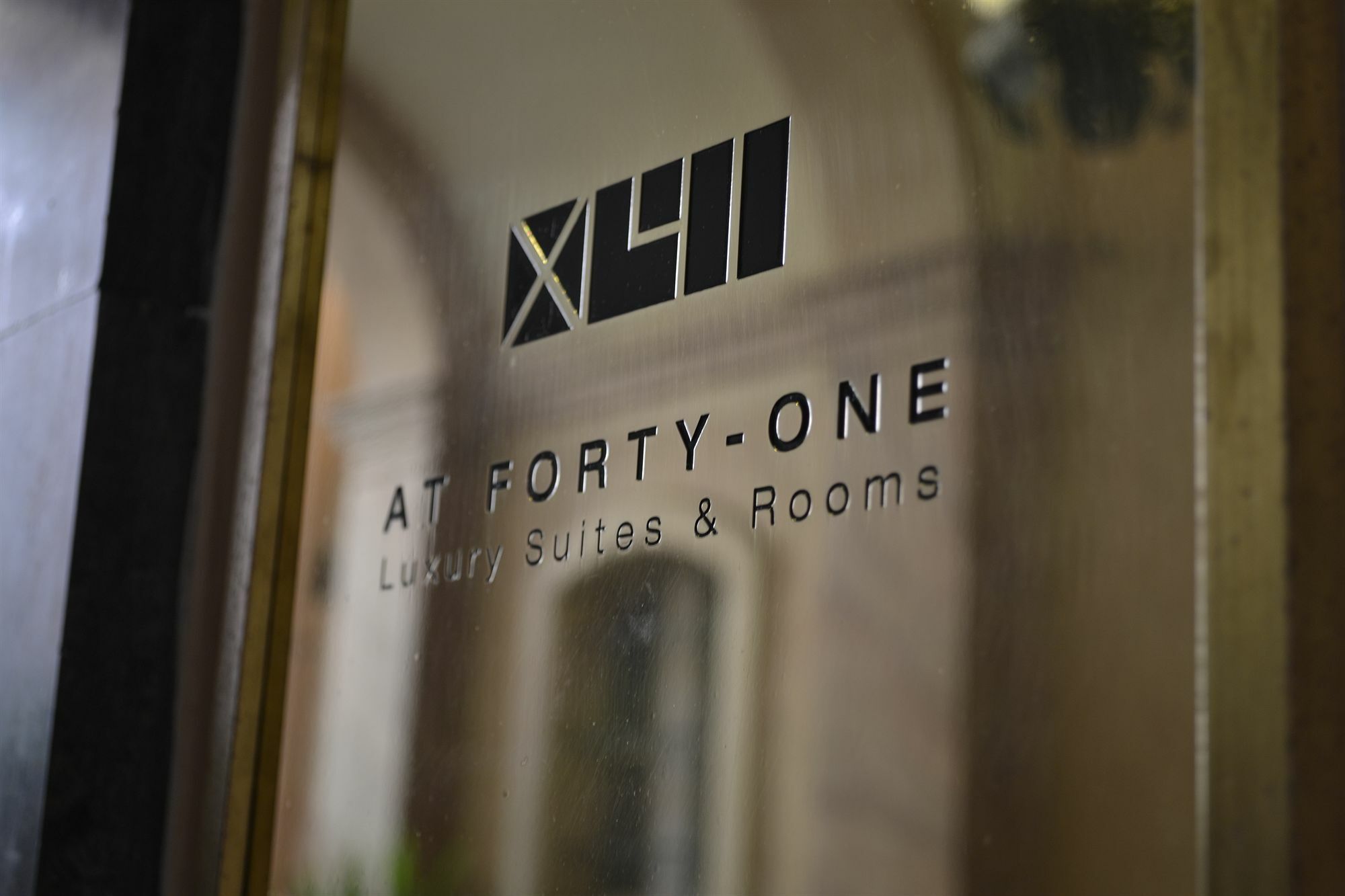 At Forty-One Rom Exteriör bild